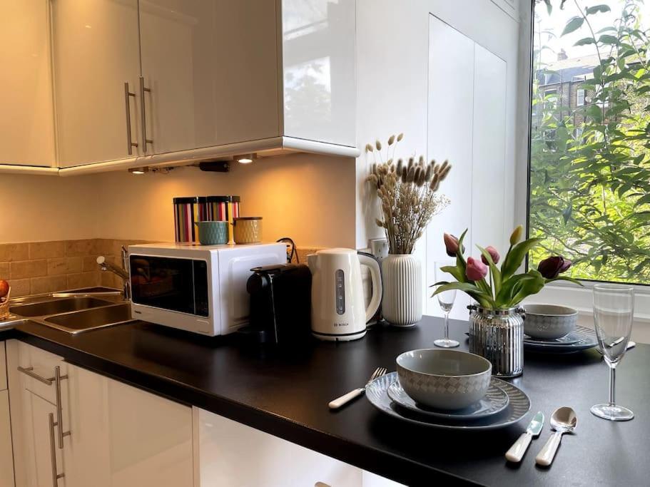 Cute&Cozy Studio Apt In Barons Court Londres Exterior foto